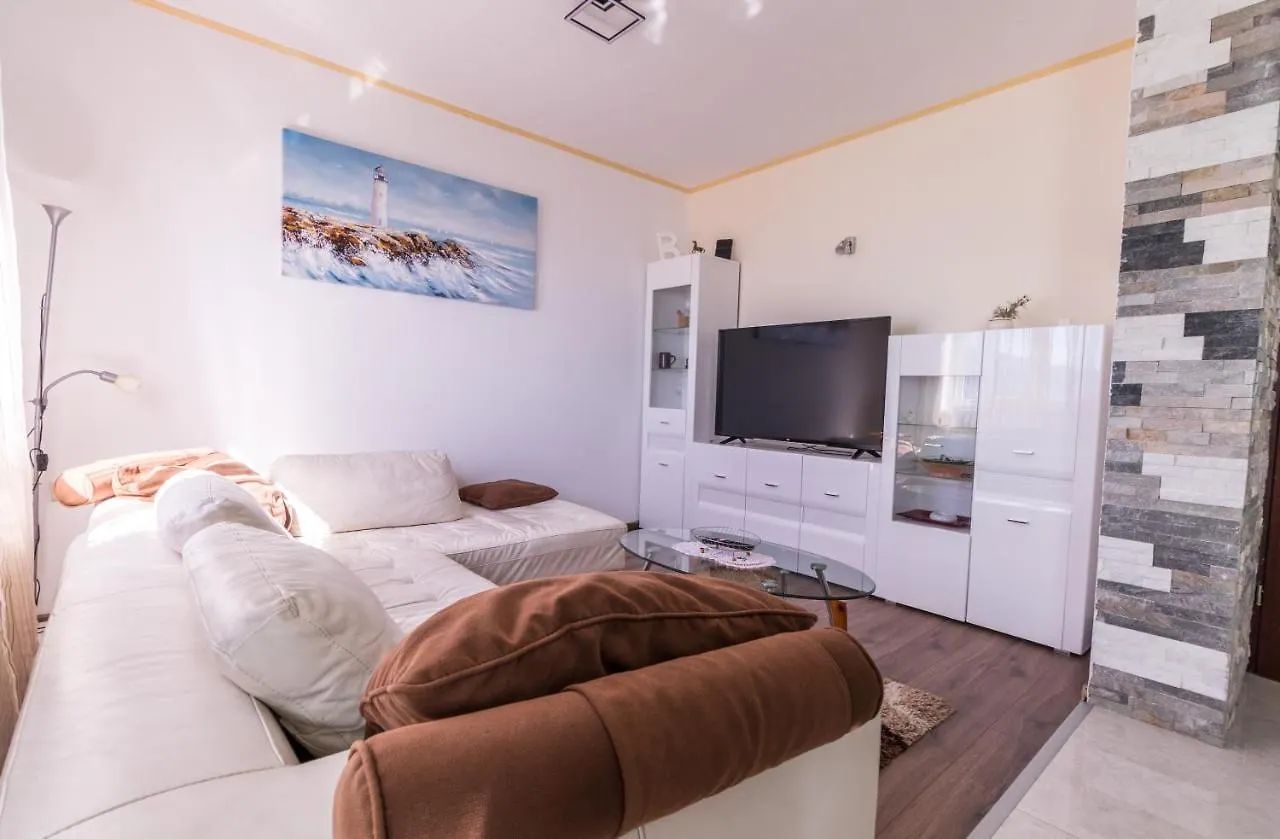 Villa Giani Apartments With Swimming Pool Abbázia