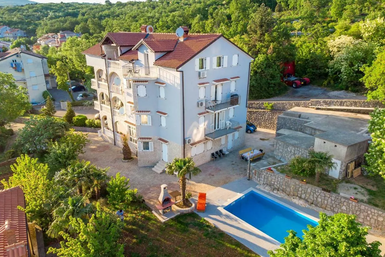 Villa Giani Apartments With Swimming Pool Abbázia
