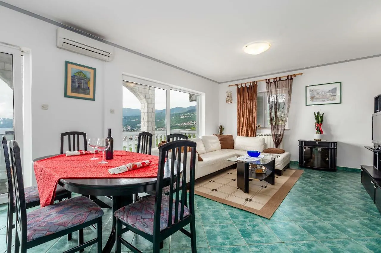 Villa Giani Apartments With Swimming Pool Abbázia
